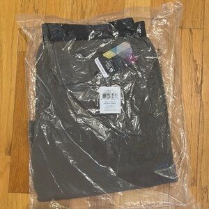 Mountain Hardwear AP scrambler shorts 38” waist 9” inseam NWT